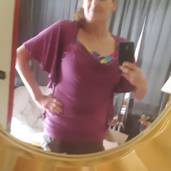 Meet your Posher, Lori - Picture 2 of 4